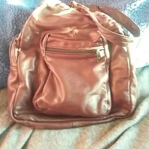 Leather shoulder bag